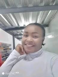 Karen Pombo en personas