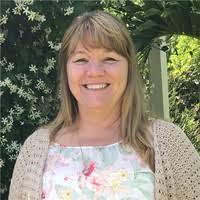 Denise Lennon's Instagram, Twitter & Facebook