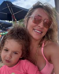 ✍️ Uma noite inesquecível celebrando a paixão pela gastronomia e a  realização de um sonho! O lançamento de "A COZINHA DA FLORA" foi  maravilhoso e eu quero agradecer a cada um que