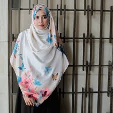 Tutorial cara pakai tudung bawal satin square paling senang dalam 1 minit. Satin Sakura Ni Bawal 4 Segi Bidang 60 Siapa Dah Tengok Tutorial Cara Pakai Bawal Style Shawl Macam Ni Rm16 Shj Awak
