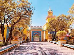 Kota malang terkenal dengan osob kiwalan atau basa terbalik, seperti kata malang menjadi ngalam.selain itu, kota malang juga menjadi tempat wisata terpopuler di jawa timur, kota ini. Promo Harga Tiket Masuk Ciputra Waterpark Februari 2021 Wisata Oke