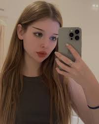 Zara Logan (@zaralogan_1995) • Instagram photos and videos