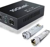 ‫محول وسائط الياف 10G SFP+ الى SFP+ - محول او اي او 10 جيجا، يتضمن وحدة SFP+  SR ووحدة كوبر 10GBase-T، يدعم الياف LC متعددة الاوضاع وCAT.6a/7، نقل الياف  ...‬‎