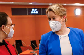 Franziska giffey tritt als familienministerin zurück. Bqgug7rnrwftqm