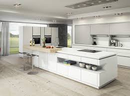 Existen muchos modelos de cocinas modernas blancas. Cocinas Modernas Con Isla Decoracion De Interiores