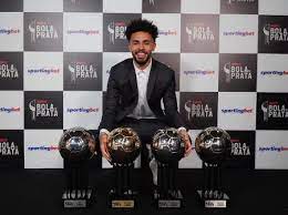 26/02/2021 12h27atualizada em 26/02/2021 14h08. Bola De Prata Claudinho Domina Com Quatro Trofeus Veja Premiados