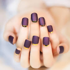 Bạn có biết mẫu móng tay nổi bật hiện nay