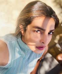 Priyanka Chopra shares a sunkissed picture and we can't stop staring😍☀️