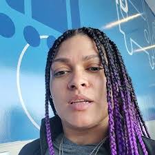 Jennifer Kennington's Instagram, Twitter & Facebook