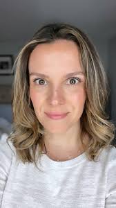 What is the name of the spa in Venice that offers a monthly membership for  facial fillers?