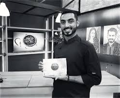 الشيف عمار البركاتي العادات والتقاليد مهمة لكن النجاح والعلم أهم مجلة اقرا