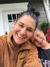 Jenelle Joyce's Instagram, Twitter & Facebook