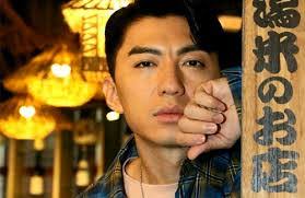 Bowie Chung's Instagram, Twitter & Facebook