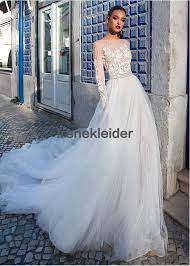 Neben telefonieren und texten fungiert es als kamera, speichert unsere fotos, verwaltet unsere termine und ist unsere verbindung ins internet. Valentino Brautkleider Hochzeitsbaume Plus Grosse Zu Gunstigen Preisen Hochzeitsreihen In Sambia