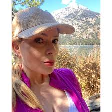 Oh guys this broke my heart. Little bit teary now.. "Heartbroken Cat Has  Spent 1 Year By Her Dead Owner's Grave." A year has passed since this cat's  owner passed away, but