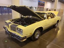 auction classic 1977 oldsmobile cutlass supreme creampuff colonnade close up curbside classic 1977 oldsmobile cutlass supreme