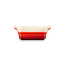 Le creuset rectangular dishes are made from sturdy stoneware and coated with a colorful enamel glaze. Le Creuset Rectangular Traditional Pyrex Dish 19 Tattahome