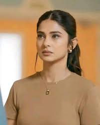 For those of you saying why is kumud hiding her face blah blah blah, have  you all forgotten that this guy rejected her without seeing her face, do  you all expect her