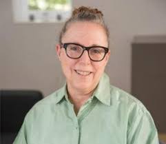 Karen Kaplan's Instagram, Twitter & Facebook