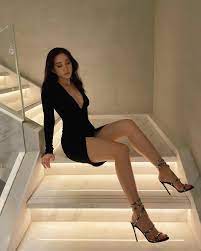Leggy asian in tight dress and heels : r/DLAH