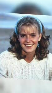 Elizabeth Shue Official