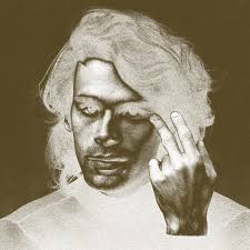 Zé Ibarra lança Marquês, 256., projeto musical gravado nas escadarias do  prédio que foi cenário para suas lives durante a pandemia