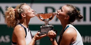 Bertens rolls past siniakova into last 16. Tokio 2021 Katerina Siniakova Jede S Pritelem Machacem Cnn Prima News
