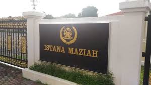Istana maziah adalah antara istana tertua yang masih digunakan di terengganu, dan dibina selepas istana asal, yang dipanggil istana hijau musnah akibat kebakaran selepas dibina oleh sultan omar pada tahun 1870. Maziah Palace Kuala Terengganu Tripadvisor