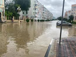 В результате ливней в крыму в ялте произошло наводнение. Thee80ssqjvxem