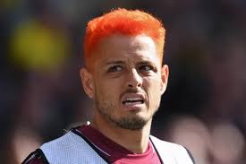Everything feels shaky as he stops leaning on chiquito, and he wonders if he should be so quick to push away his support. Premier Leeague Ex Bundesliga Profi Chicharito Mit Gewagtem Look Express De