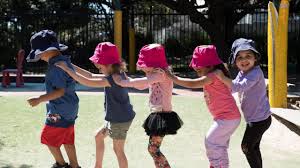 Doing crafts with your kids can help develop their coordination, improve visual processing abilities, hone fine motor skills in the smallest kids, and allow children of all ages to express themselv. Home Munch Move