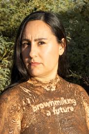 Division of Labor: Women Shifting a Transnational Gaze