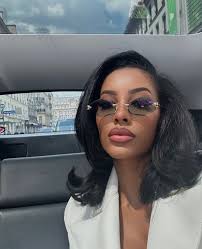 Ariel Singleton (arielvuitton)