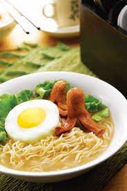 Mie Rebus Diberi Tambahan Telur Goreng Daun Selada Dan Potongan Sosis Goreng Praktis Dan Enak Makanan Dan Minuman Resep Lasagna Makanan