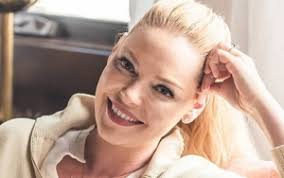 Officially there's no word yet on whether or not this is. Katherine Heigl Takes A Leap Into Netflix S Firefly Lane Adaptation