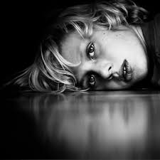 Black And White Self Portrait Ideas Black And White Portraits Betina La Plante Black And White Portraits Black And White People Portrait