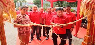 Jawab beberapa pertanyaan berikut agar kami bisa merekomendasikan. Telkomsel Resmikan Telkomsel Smart Office Branch Padang
