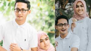 Ibu pelakon elfira loy, filzah yusoff, 52, mengesahkan bakal memulangkan cincin pertunangan kepada keluarga penyanyi, sufian suhaimi sekali sepatutnya saya dan bekas suami (bapa elfira) ingin berjumpa keluarga sufian semalam yang kebetulan berada di kuala lumpur tetapi mereka. Keluarga Elfira Loy Sudah Pulangkan Cincin Gosip Tempatan Gosip Forum Cari Infonet