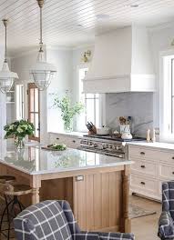 From laundry rooms ideas to the dreamiest kitchens ever, we could spend hours swooning over the thousands of interiors on pinterest, which is chock full of amazing photographs to get your design juices flowing. The All White Kitchen Is Giving Way To One With A Blend Of Tones And Textures In 2019 Int Kitchen Trends Farmhouse Style Kitchen Decor Interior Design Kitchen