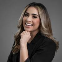 Noemy Valle's Instagram, Twitter & Facebook