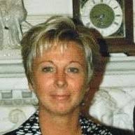 Lisa Pilkington's Instagram, Twitter & Facebook