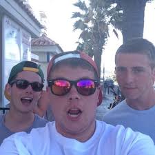 Daniel Boyes (@Boyeszie)