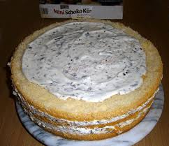 Anschließend die geschlagene sahne unterheben und diese masse auf den tortenboden auftragen. Dickmanns Torte 2