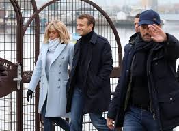 Check spelling or type a new query. Elodie Gossuin Meconnaissable Sylvie Vartan Dans La Neige Photos
