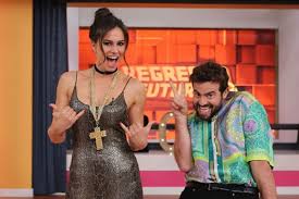 Cláudia patrícia figueira vieira (born 20 june 1978 in loures) is a portuguese actress, model and television presenter. Regresso Ao Futuro Sic Chega Ao Fim E Joao Manzarra Elogia Claudia Vieira