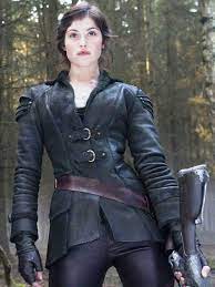 Gemma Arterton Es Gretel En Hansel Y Gretel Cazadores De Brujas Fashion Gemma Arterton Leather Coat