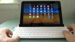 The gorgeous 2560 x 1600 display actually looks better than the ipad's screen. Samsung Galaxy Tab 10 1 Keyboard Dock Youtube