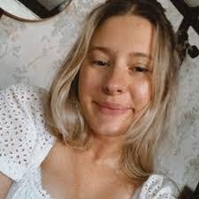 Becca Green's Instagram, Twitter & Facebook