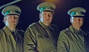 A comic look at the fall of the berlin wall in november of 1989, told from the point of view of the german border guards at the checkpoint where it all started. Tv Tipp Komodie Bornholmer Strasse Rbb Fernsehen Filmdienst