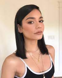 Vanessa hudgens posed poolside at pharrell's new hotel, wearing a matching bikini and bandana, with hair so short it sat just below her jawline. Pin On Naya Santana